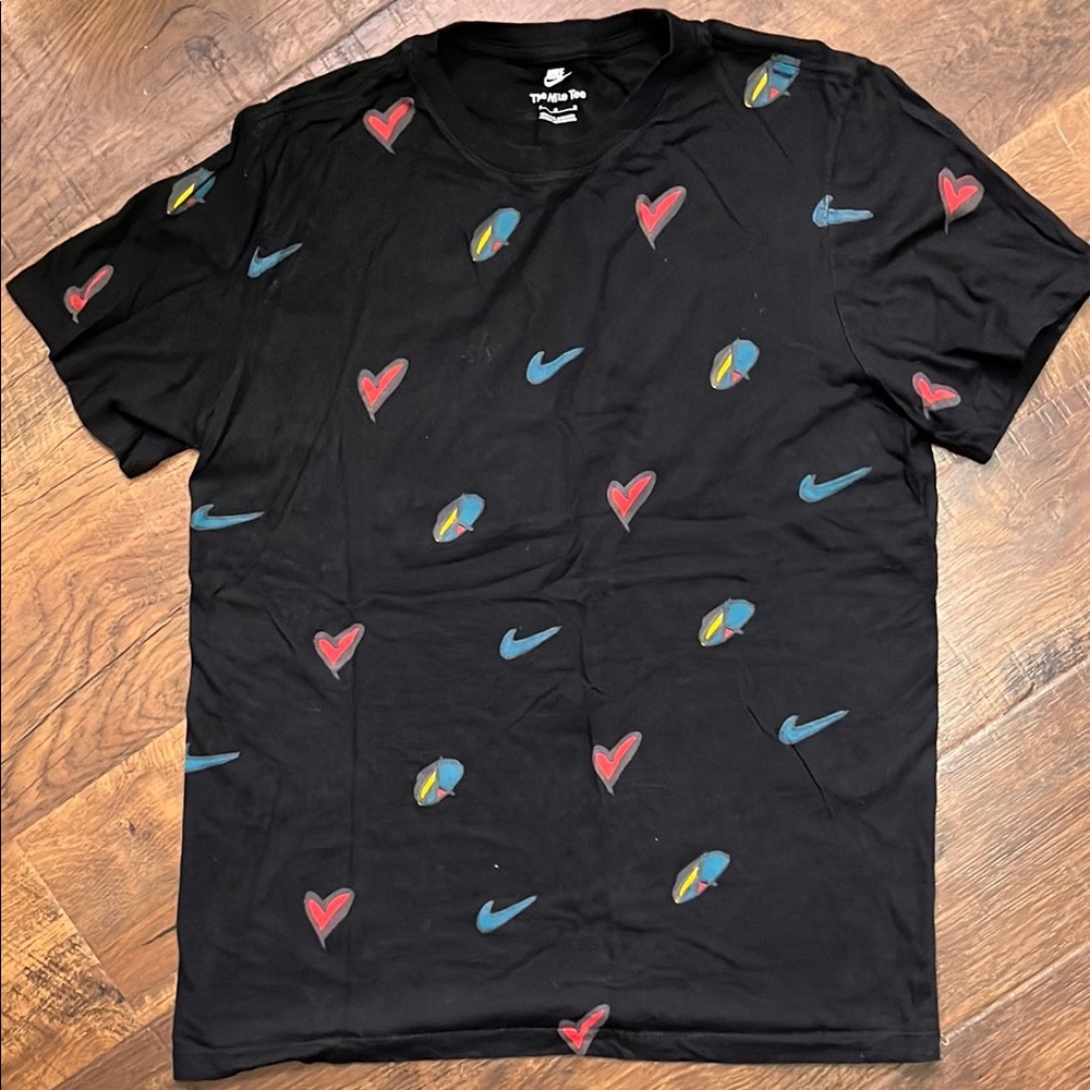 Nike Black Graphic Men's Shirt Hearts Swoosh Peace All Over